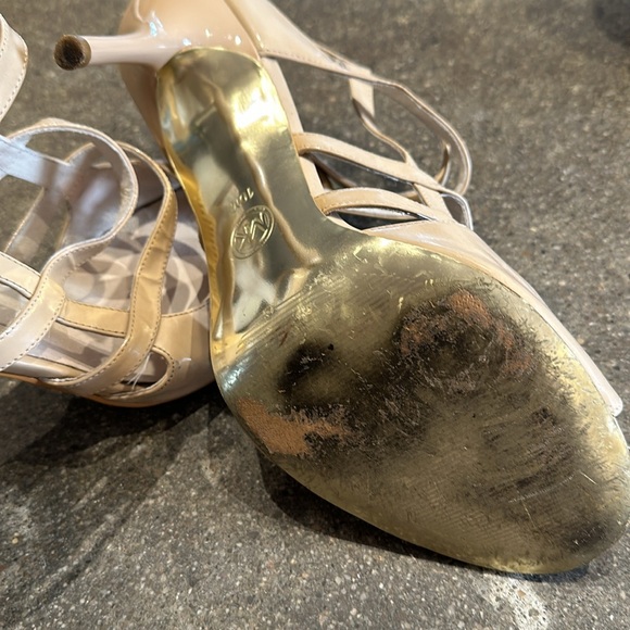 Michael Kors strappy peep toe stilettos in sand coloured patent leather - Picture 15 of 15